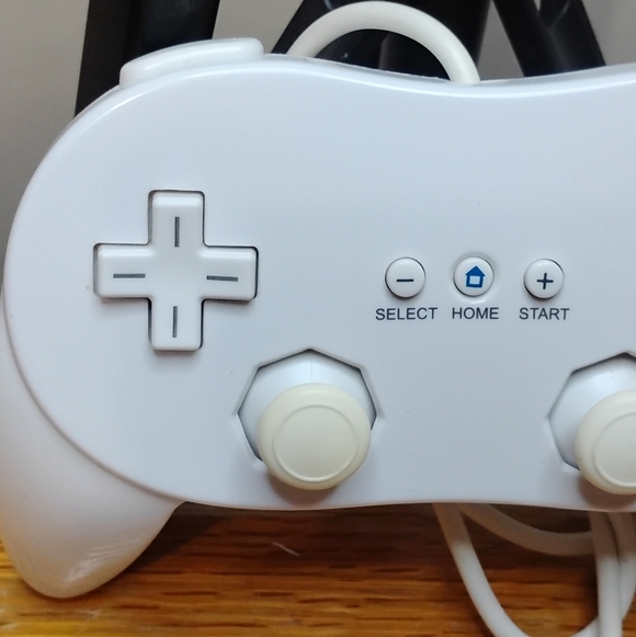 Nintendo RVL-005 Classic Pro Controller White For Nintendo Wii - Picture 5 of 6